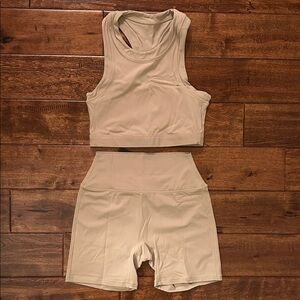 SET Active short and sports bra set